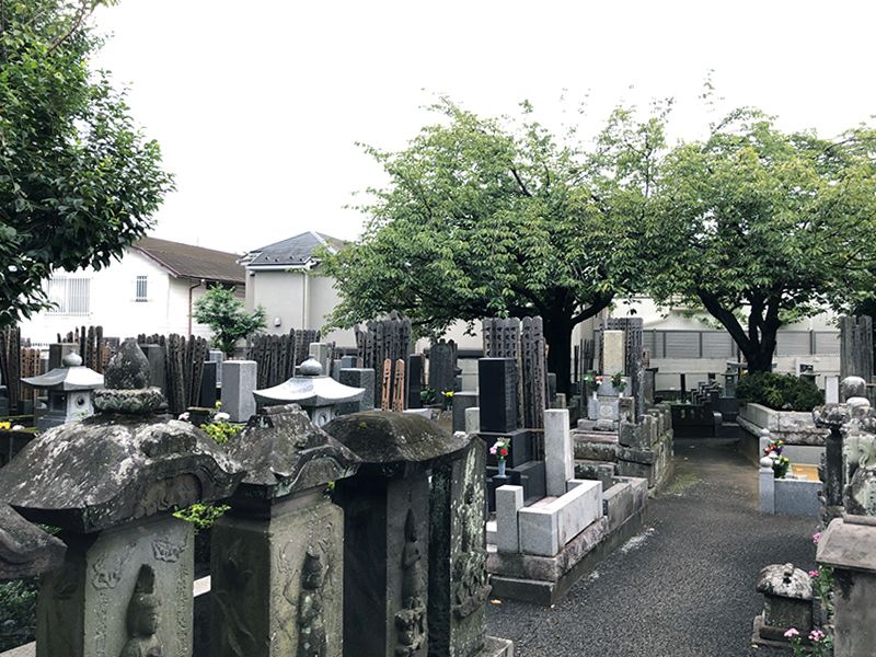 実相院墓苑