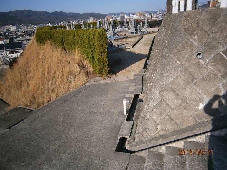 蓮花寺墓苑