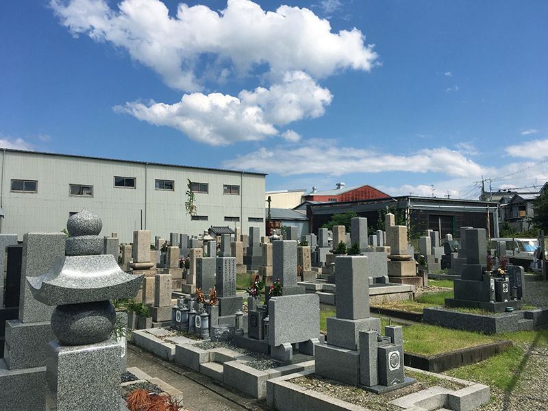 南昌寺境内墓地