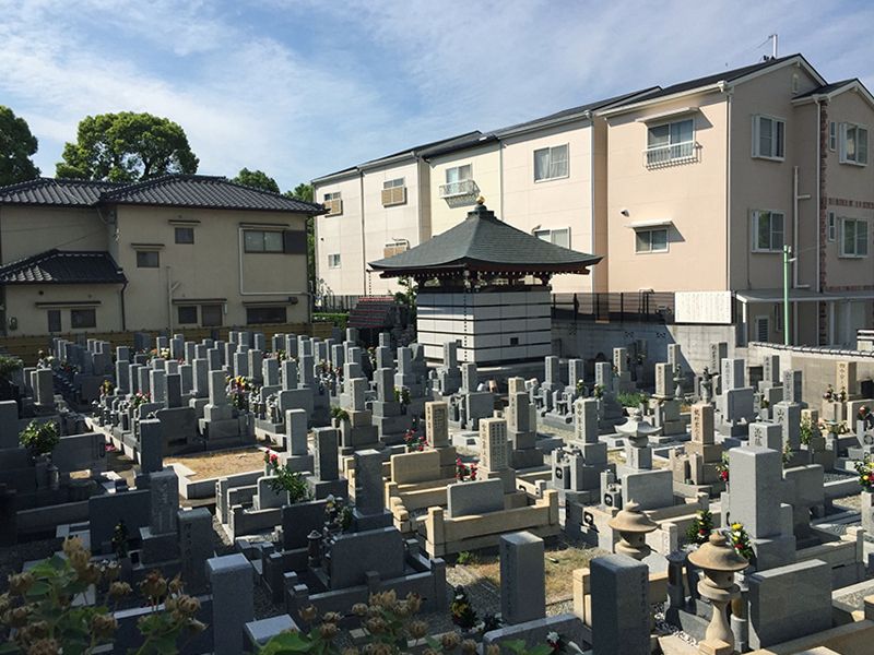 南昌寺境内墓地