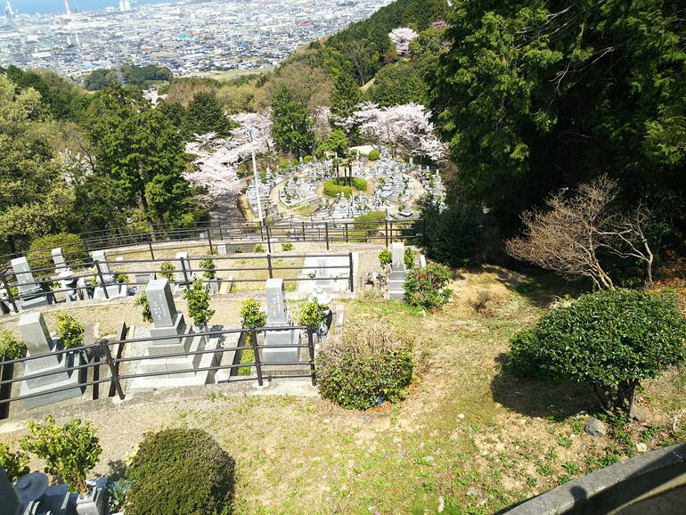 四国中央市営 桃山墓園