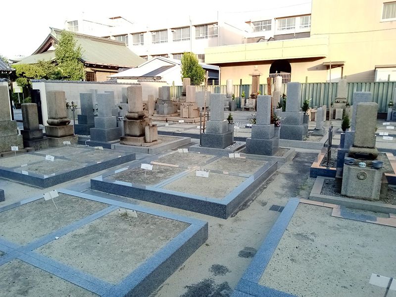 経王寺墓地