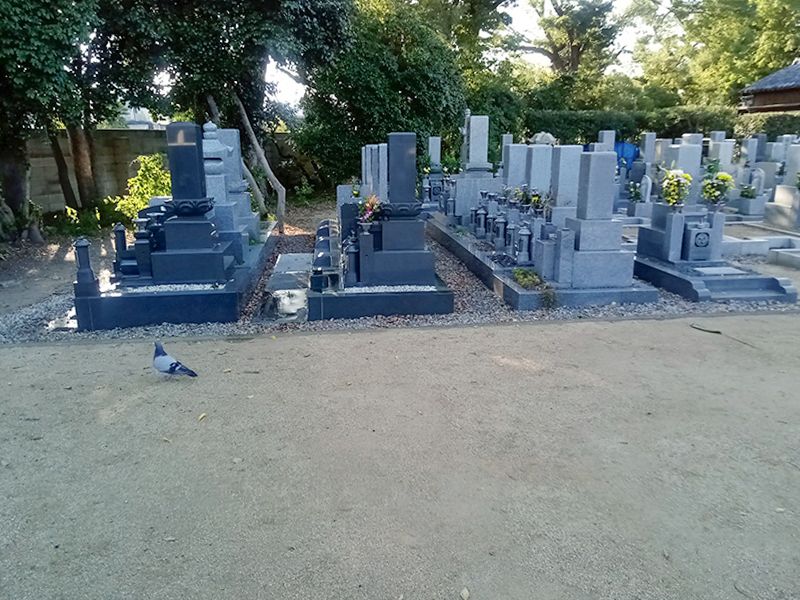 本源院墓地