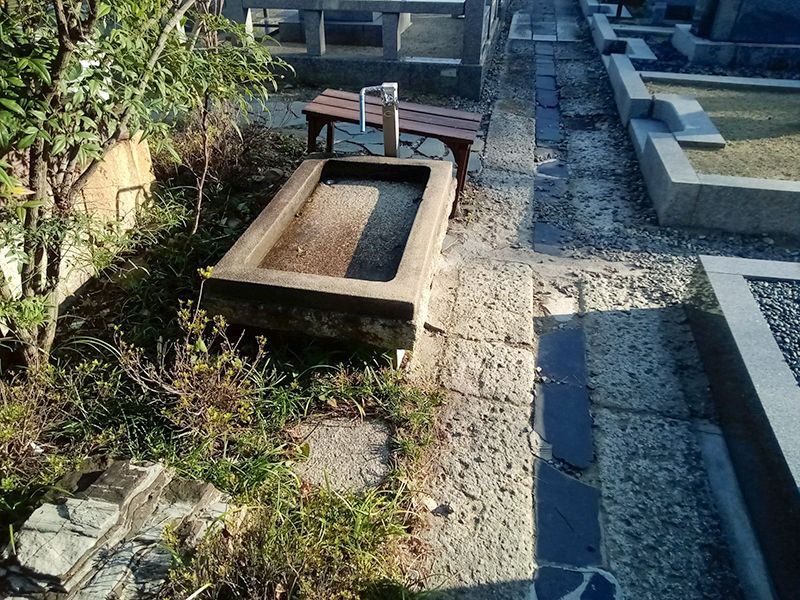本源院墓地