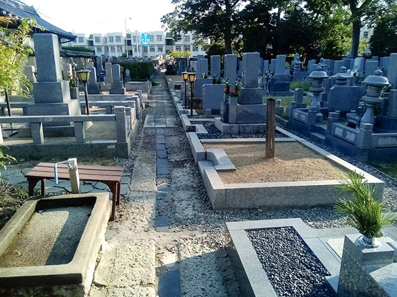 本源院墓地