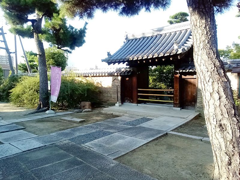 徳泉寺墓苑