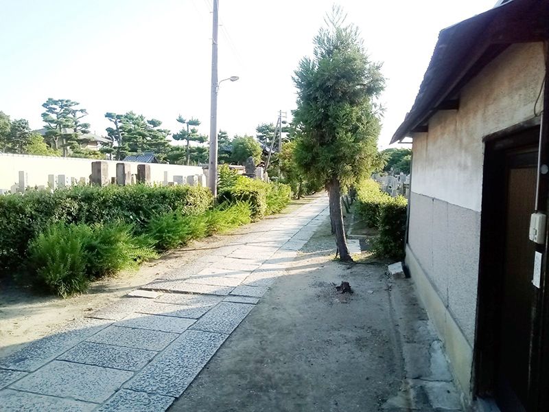 徳泉寺墓苑