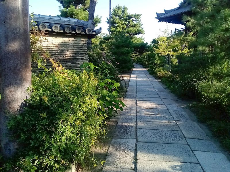 徳泉寺墓苑