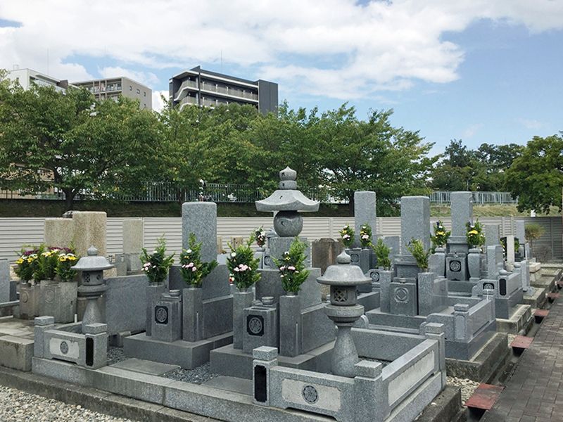 北今在家墓地
