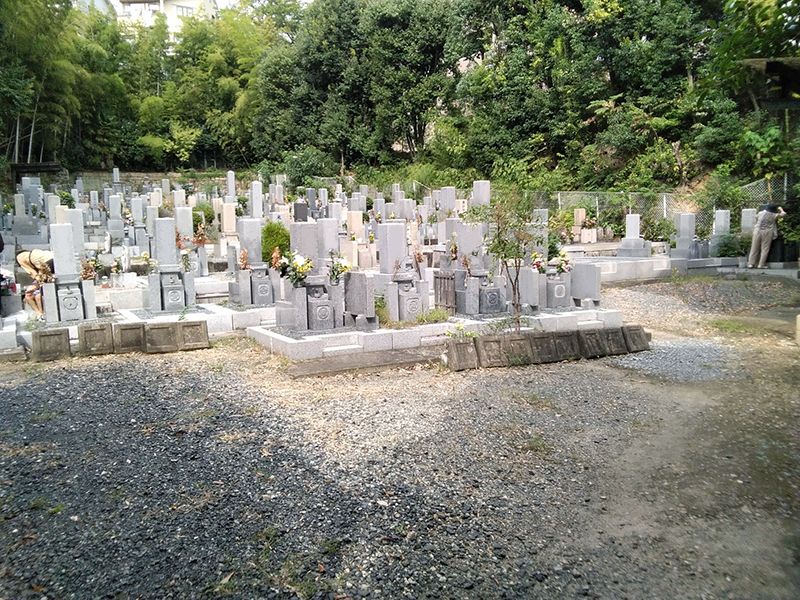 慈願寺境内墓地