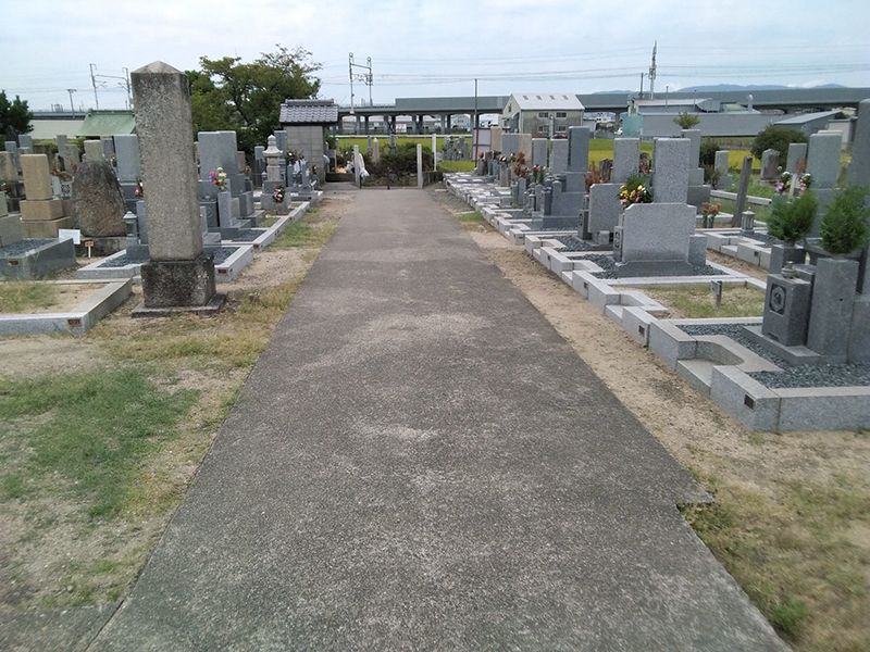 唐崎靖国共同墓地