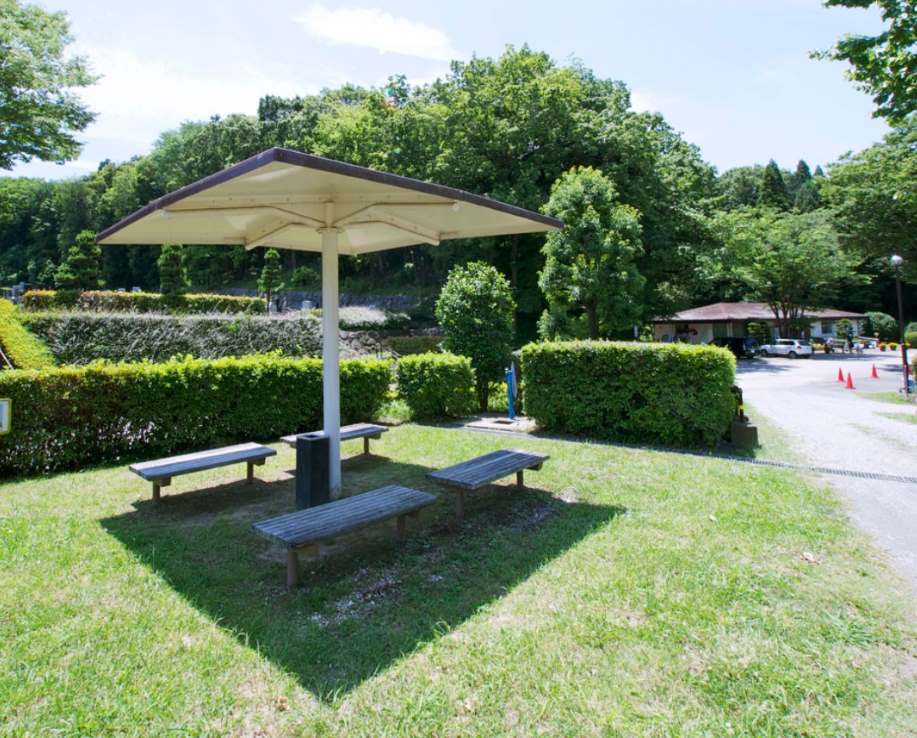 川崎市営 早野聖地公園　休憩スペース