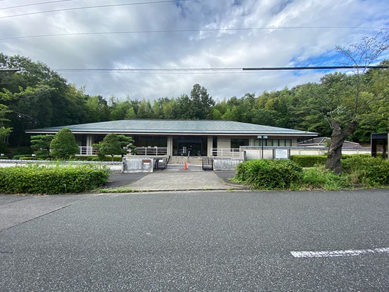 平和公園 傳昌寺 金色納骨供養塔