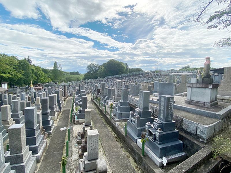 平和公園 傳昌寺 金色納骨供養塔