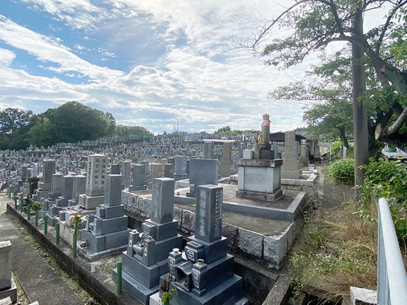 平和公園 傳昌寺 金色納骨供養塔