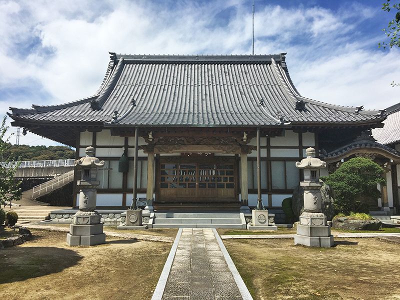 泉徳寺 のうこつうぼ