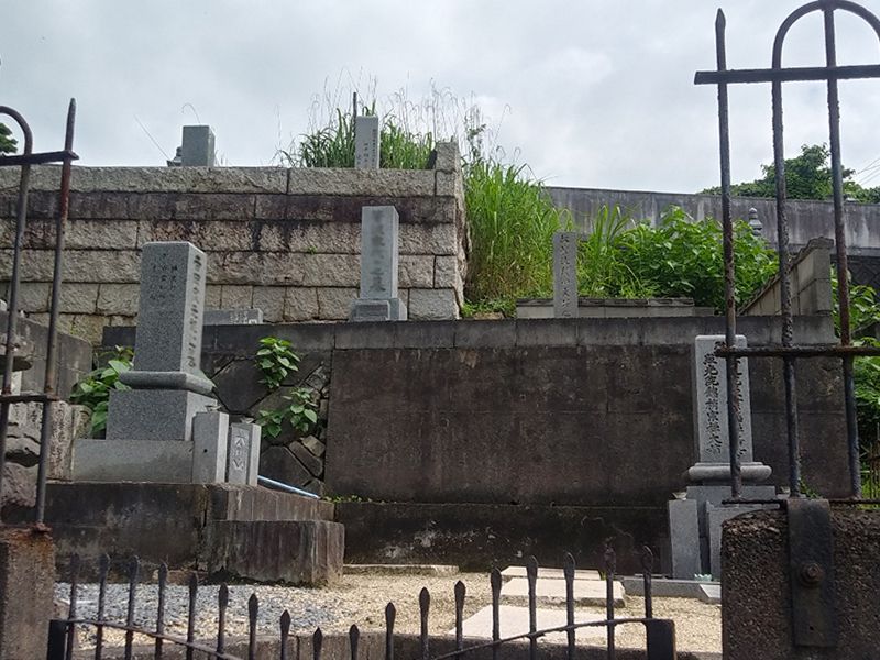 向山墓地
