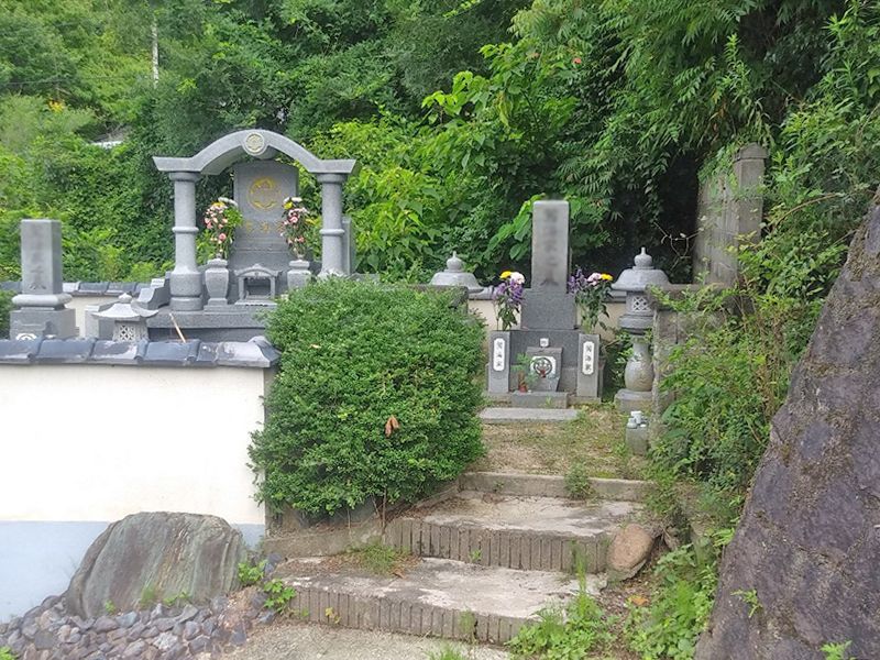 向山墓地