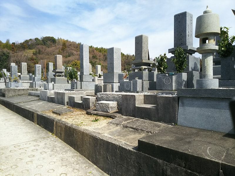 松山市営 梅津寺墓地