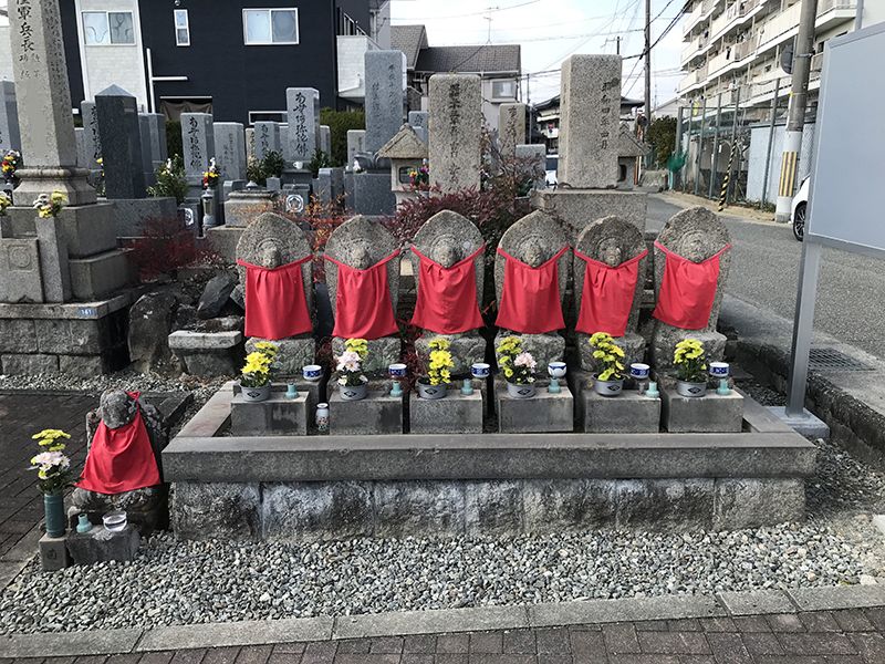米谷東墓地