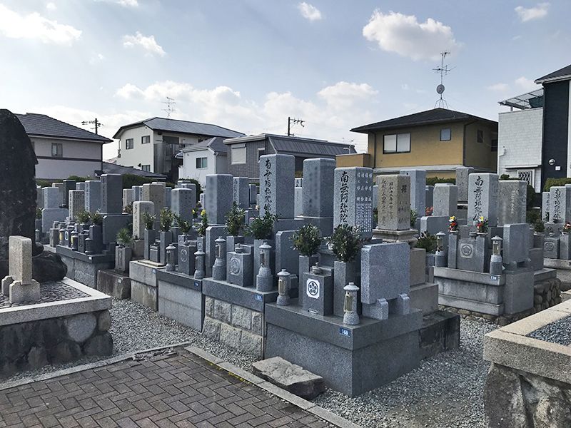 米谷東墓地