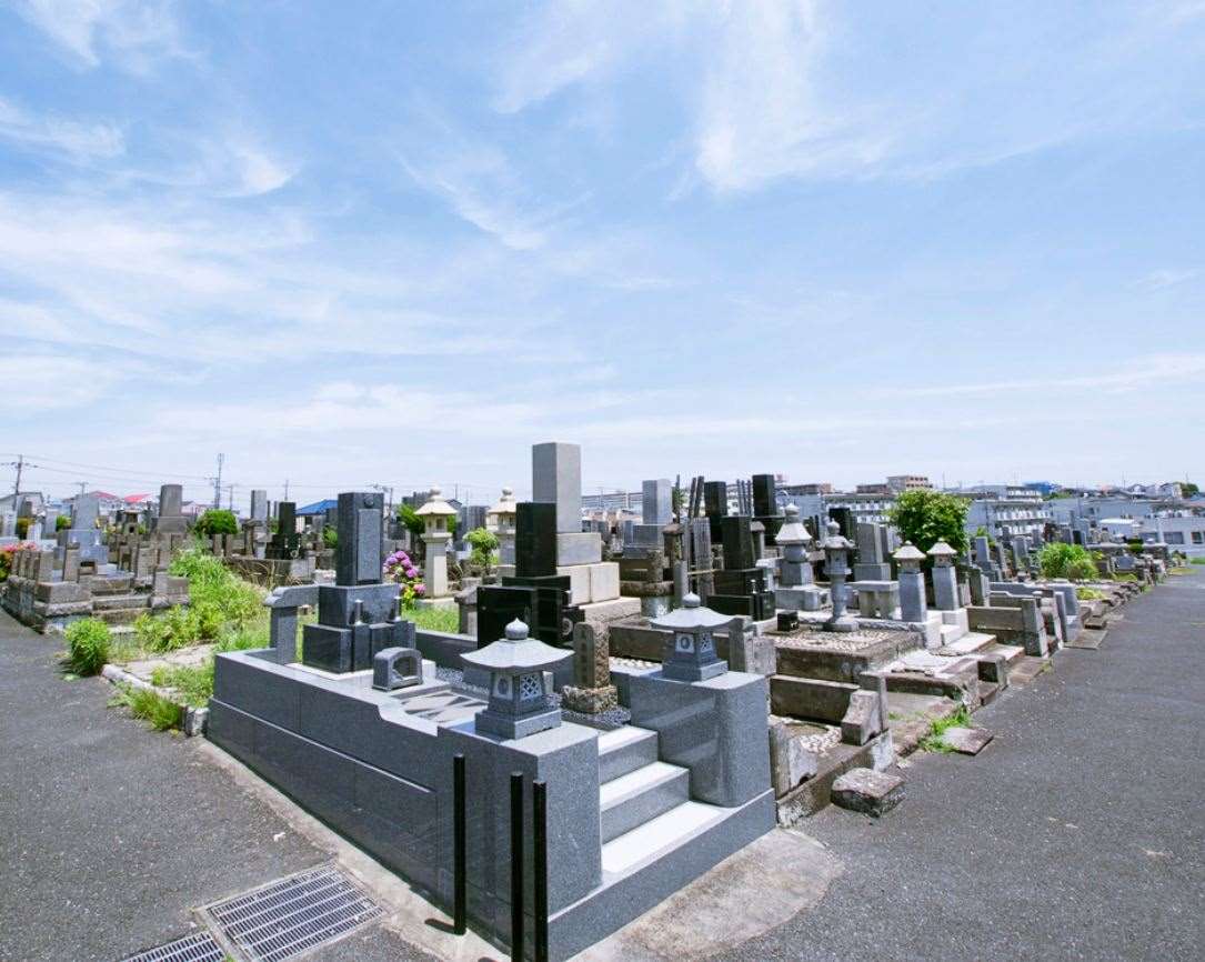 横浜市営 三ツ沢墓地　バリアフリーの墓地