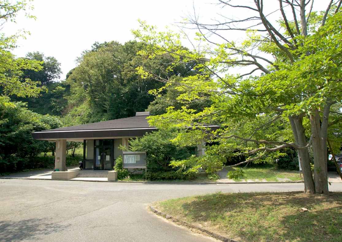 横浜市営 日野公園墓地　管理事務所