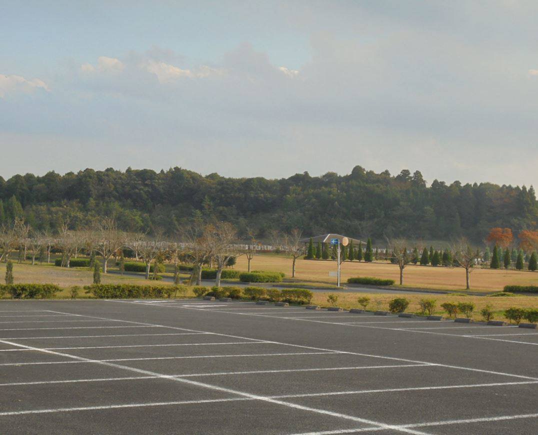 成田メモリアルパーク　駐車スペース