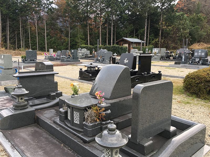 下條村営 墓地公園