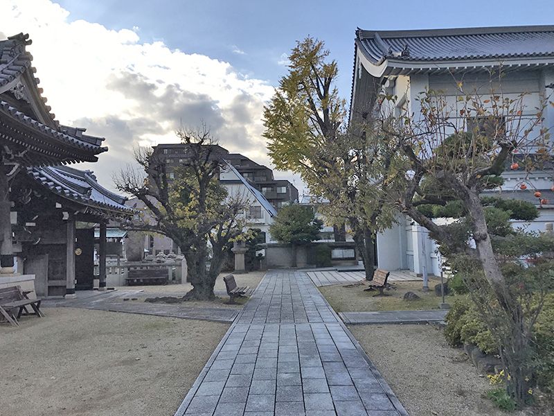 中勝寺墓地