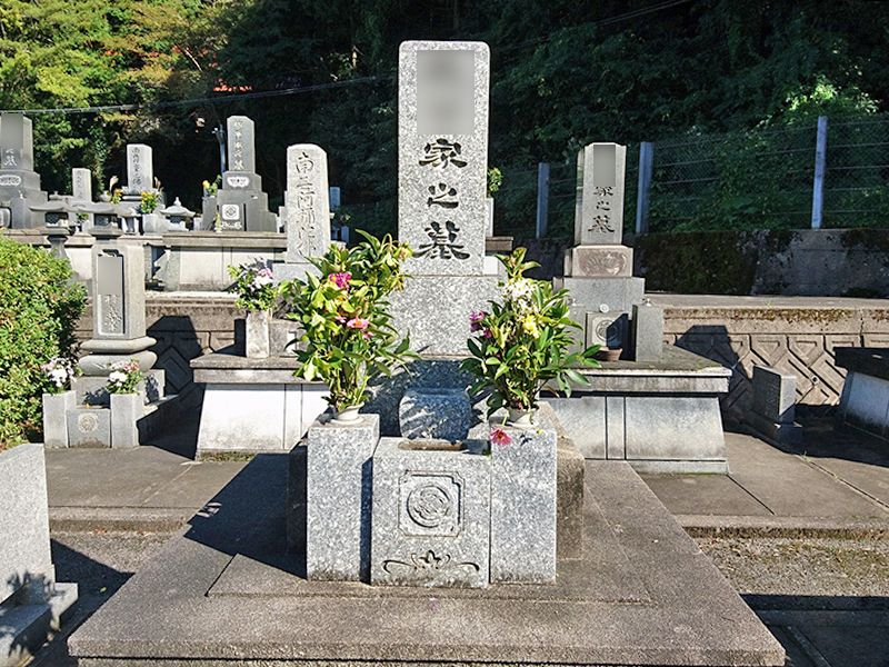 江津市営 市村墓地公園