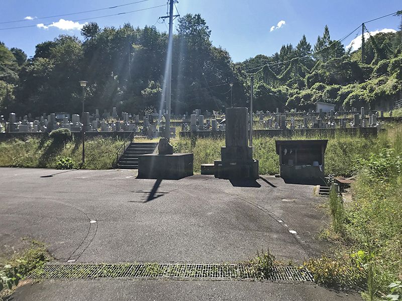 三次市粟屋墓地