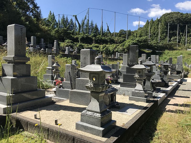 三次市粟屋墓地