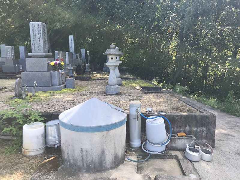 三次市十日市墓地