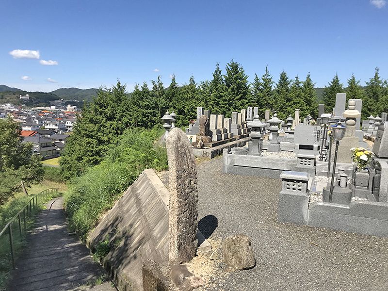 三次市十日市墓地