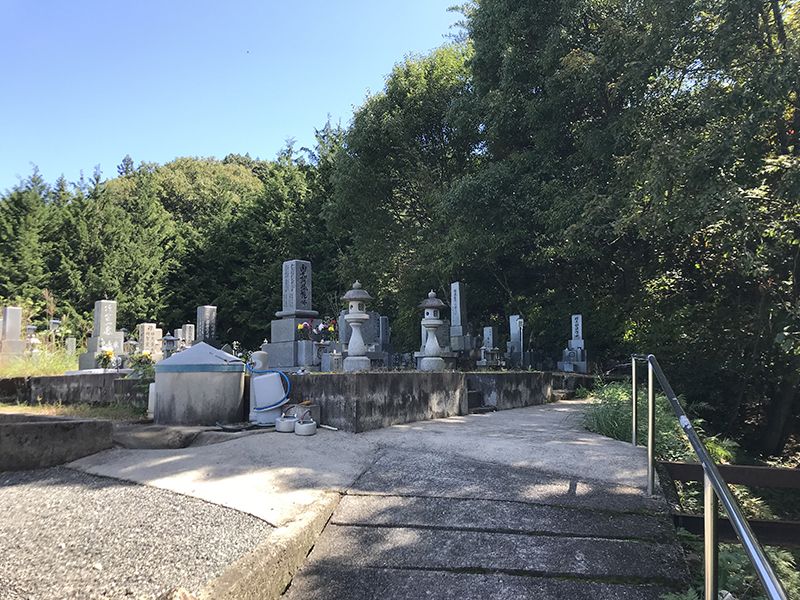 三次市十日市墓地