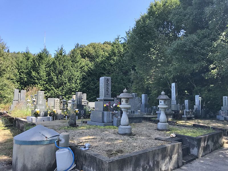 三次市十日市墓地