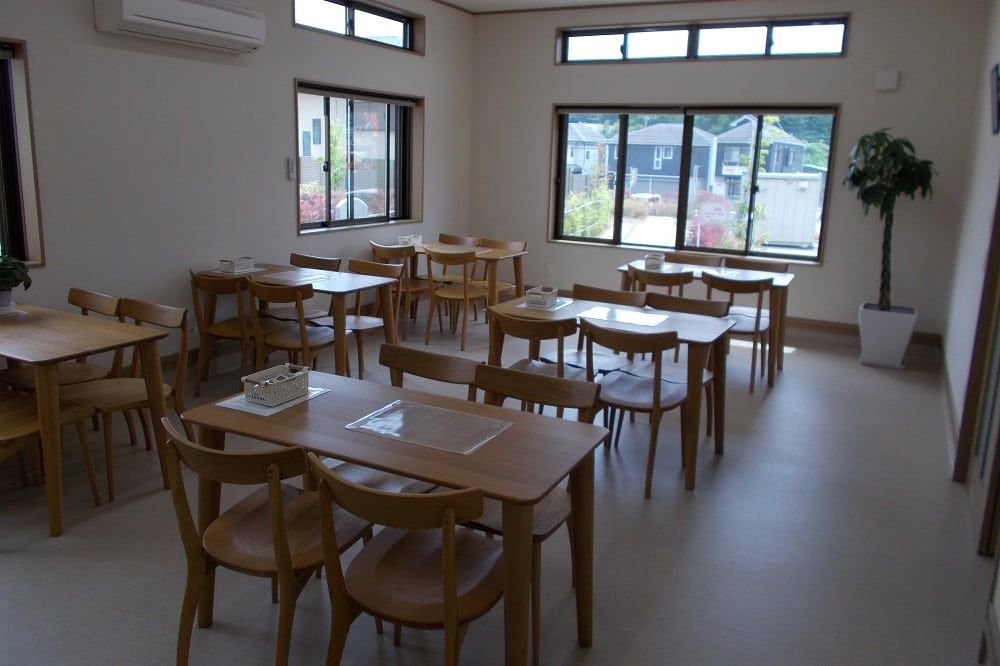 たきやま台墓苑　室内にある休憩所