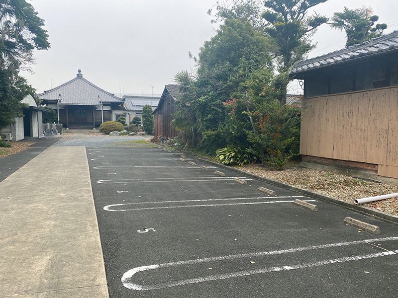 覚王院墓苑