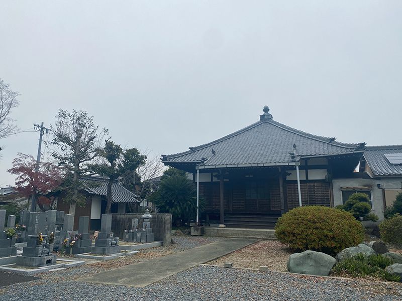 覚王院墓苑