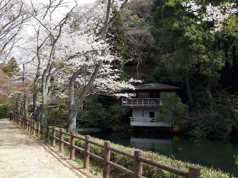 鎌倉湖墓苑