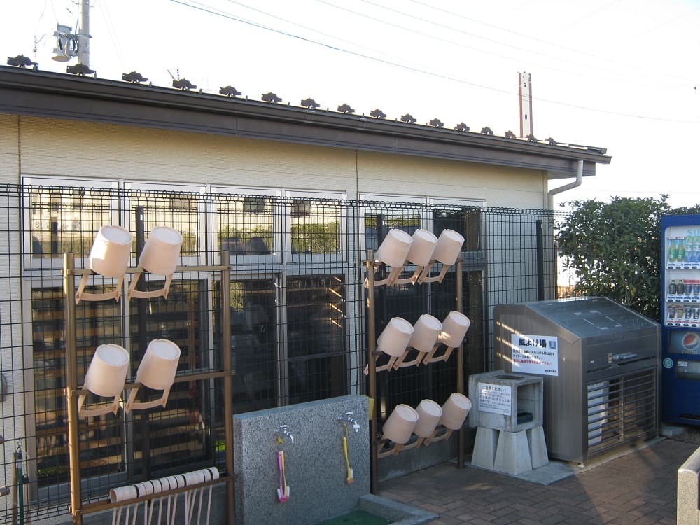 和光聖地霊苑　水場には桶や柄杓を用意