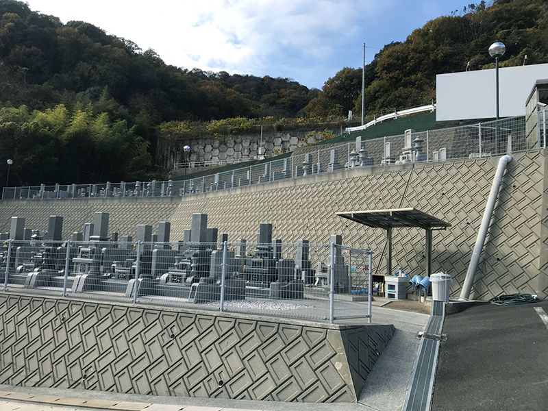 呉休山霊園