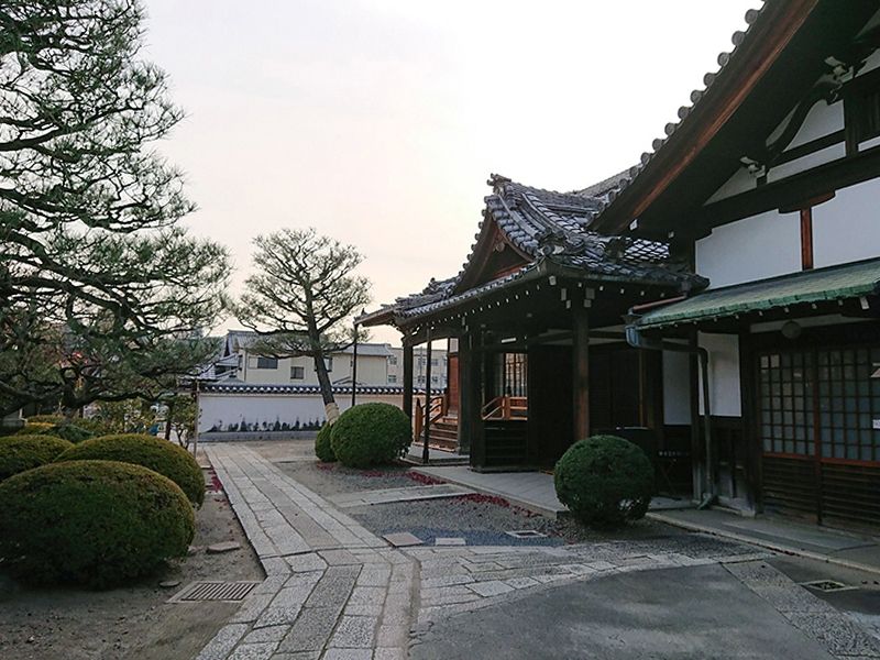 善想寺墓地