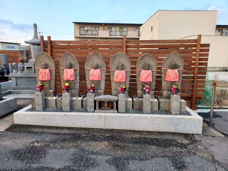三箇墓地