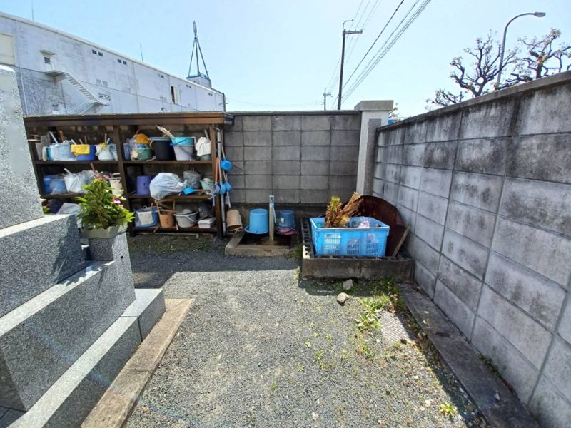 鳥飼中共同墓地