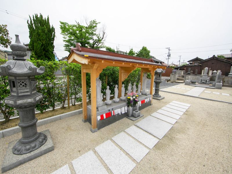 凉善寺墓地