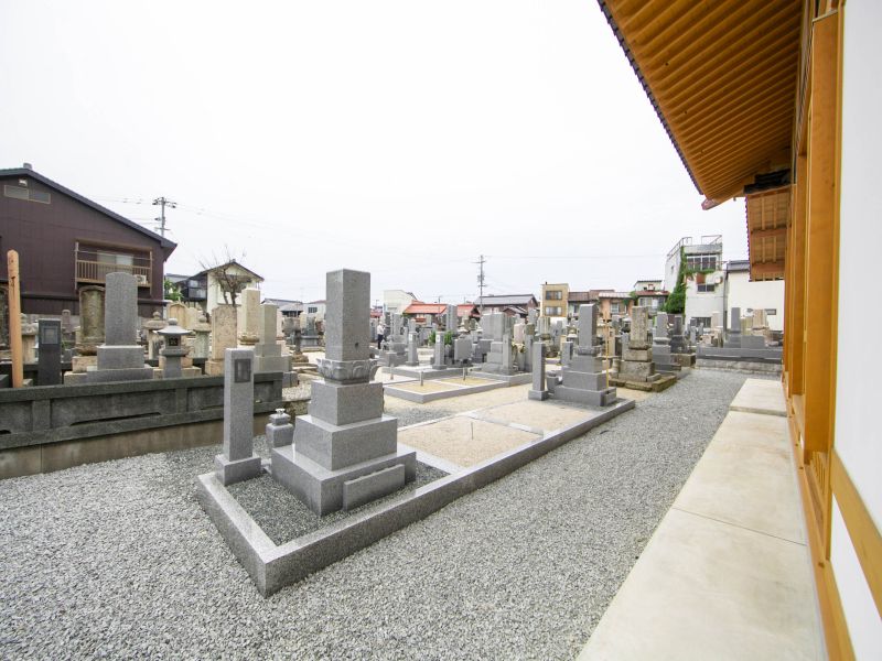 凉善寺墓地