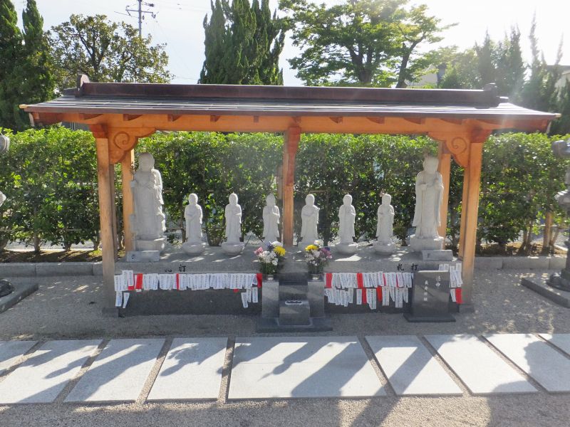 凉善寺墓地