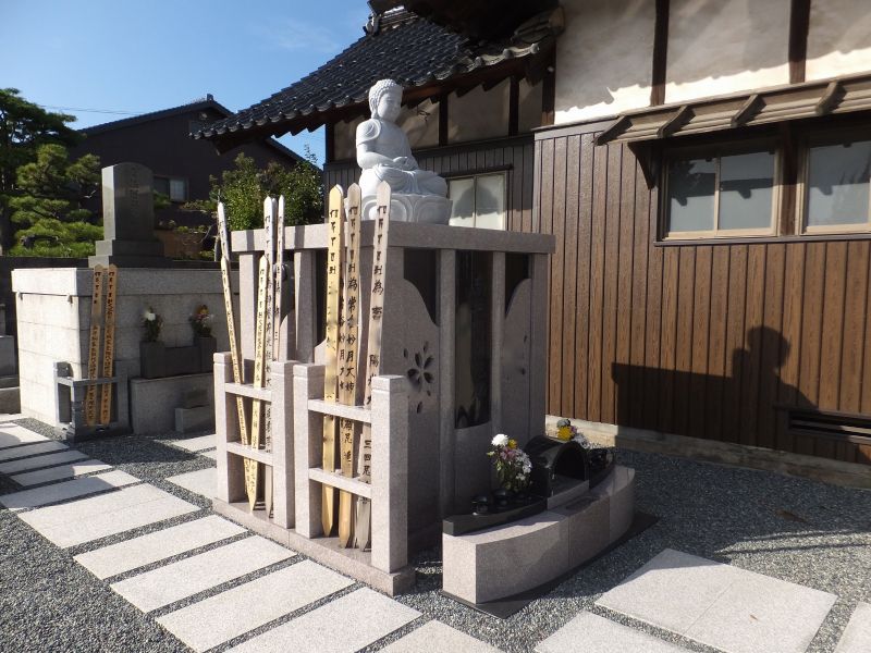凉善寺墓地